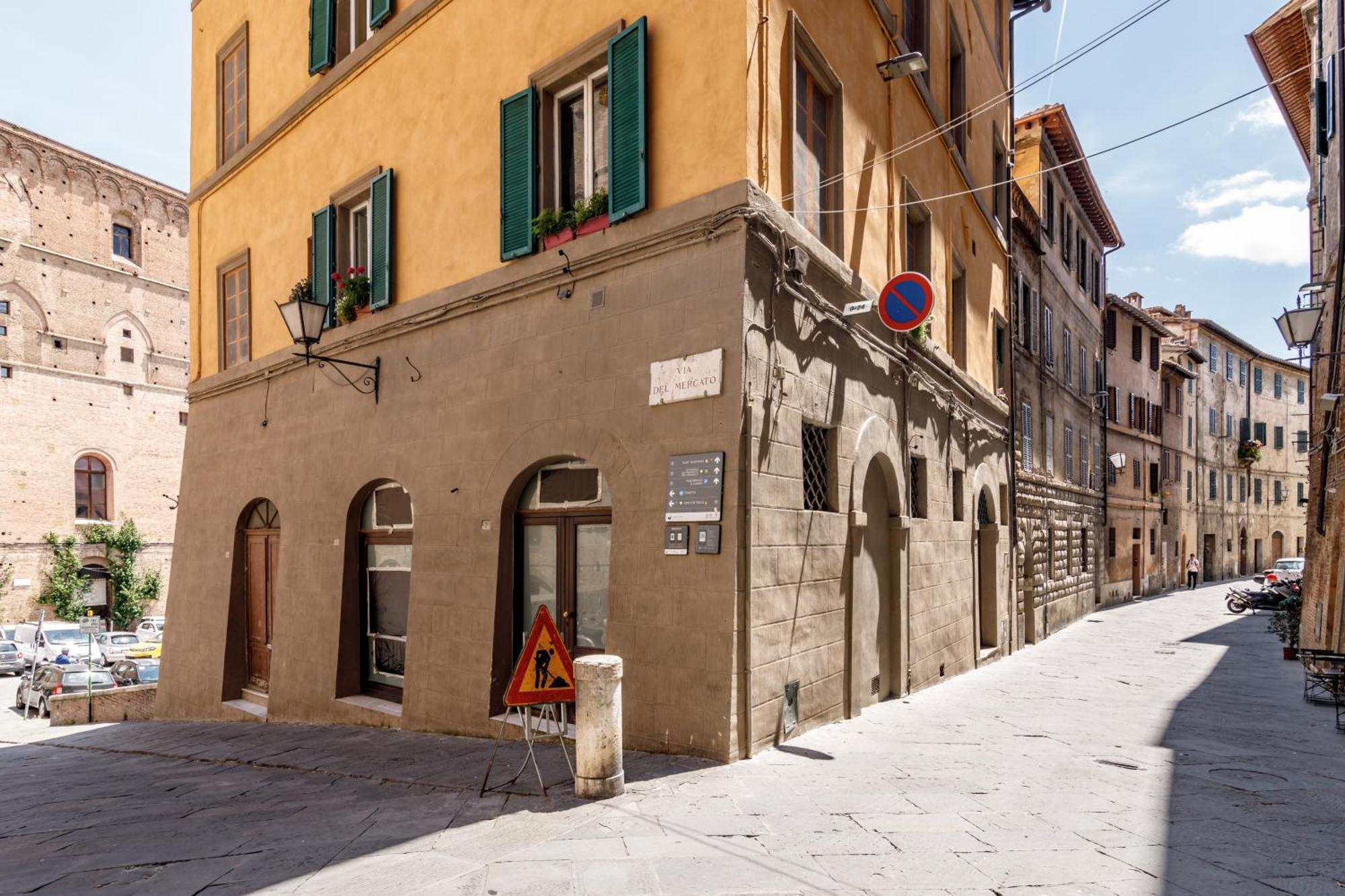 Charme Centro Storico Apartment Siena Bagian luar foto