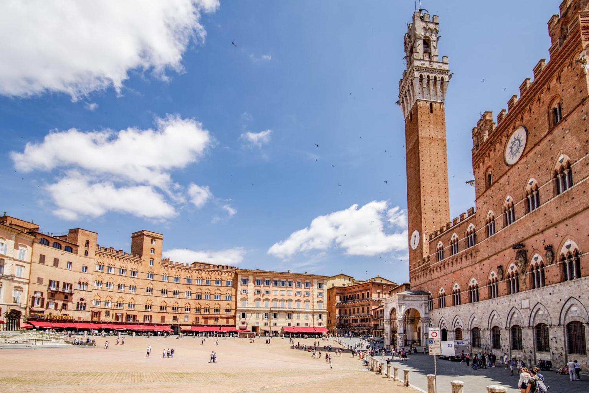 Charme Centro Storico Apartment Siena Bagian luar foto