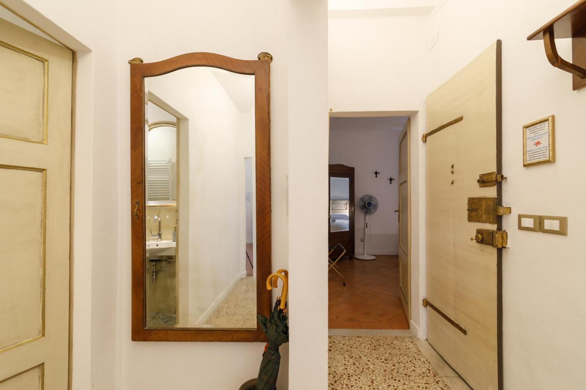 Charme Centro Storico Apartment Siena Bagian luar foto
